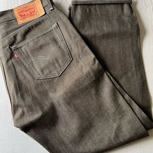 Levi's Men's brown 501 shrink to fit Jeans